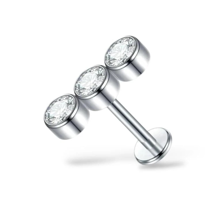 Tytanowy srebrny labret z trzema cyrkoniami