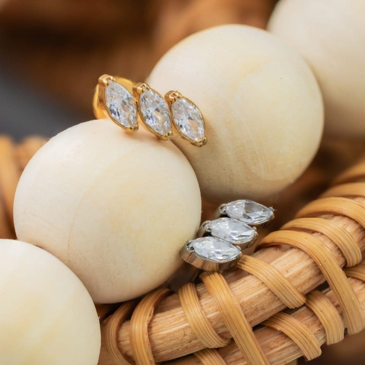 Tytanowy Labret z trzema cyrkoniami w kształcie łezki