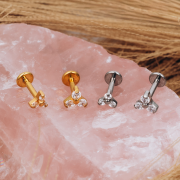 Tytanowy srebrny labret w trójkątny kwiat