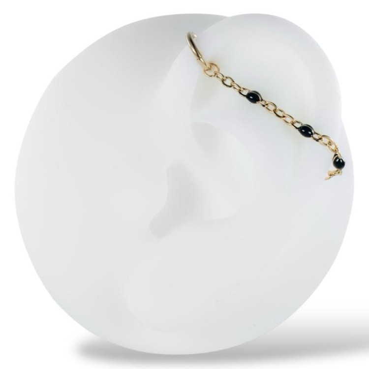 Złoty łańcuszek z opalizującymi czarnymi detalami