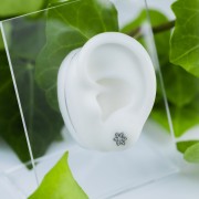 Tytanowy Labret z kwiatuszkiem