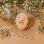Tytanowy Labret z cyrkonią i kuleczkami